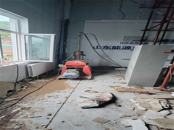 峨眉山地基基础下沉墙体裂缝加固注浆顶升施工